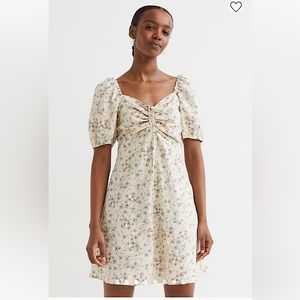 H&M Puff sleeved dress